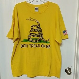 Vintage Yello Graphic Tee Sz XL Don’t Tread on Me